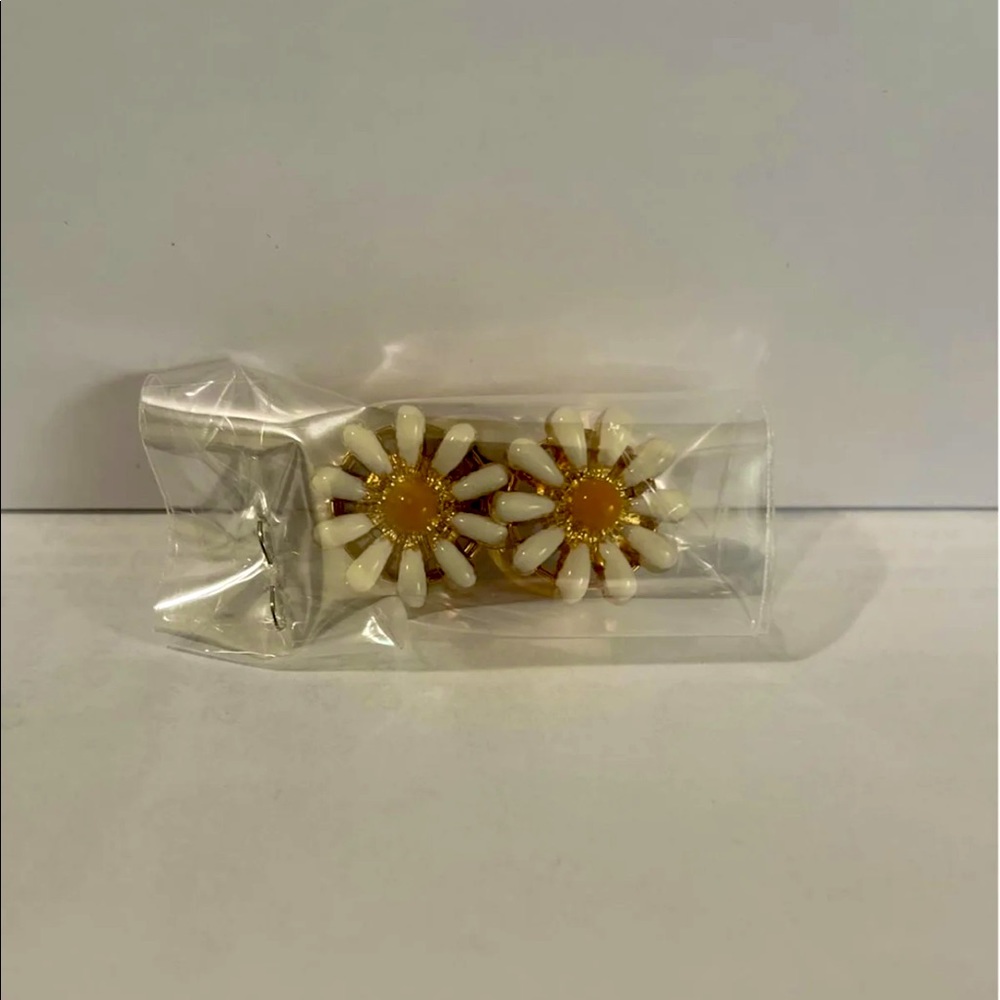 5/8" Gold Sunflower Plugs/tunnels new in bag never worn.